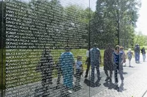 Images Dated 4th January 2000: Vietnam Veterans Memorial Wall, Washington D