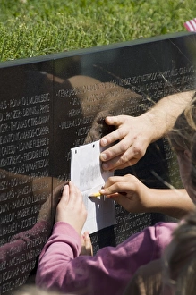 Images Dated 5th January 2000: Vietnam Veterans Memorial Wall, Washington D