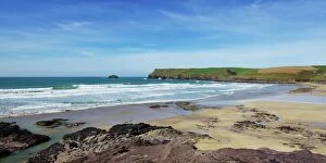 Surf Gallery: View of Atlantic surf at Polzeath beach, looking north to Pentire Headland