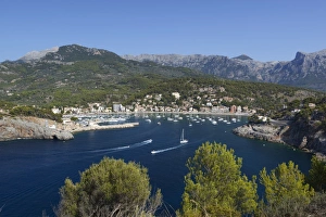 View over bay and harbour, Port de Soller, Mallorca (Majorca), Balearic Islands