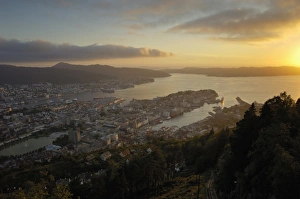 View of Bergen from Mount Floyen, Bergen, Hordaland, Norway, Scandinavia, Europe