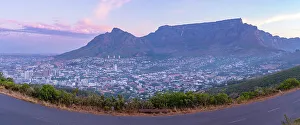 Signal Hill Prints: View of Cape Town and Table Mountain from Signal Hill at dusk
