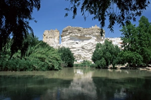 New Castile Prints: View to castle on top of chalk cliffs above the Jucar River