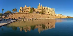Monumental Prints: View of Cathedral-Basilica de Santa Maria de Mallorca from Passeig Maritime