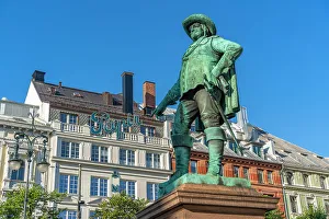 Visitor Attraction Prints: View of Christian IV statue in Stortorvet Square, Oslo, Norway, Scandinavia, Europe