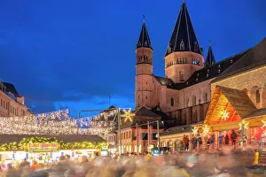 Xmas Prints: View of Christmas Market and Cathedral in Domplatz