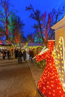 Goods Prints: View of Christmas market at Charlottenburg Palace in Schloss Charlottenburg at dusk
