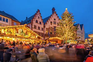 Hesse Prints: View of Christmas Market on Roemerberg Square at dusk
