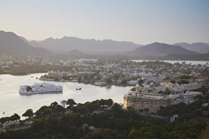 Udaipur Prints: View of City Palace and Lake Palace Hotel, Udaipur, Rajasthan, India, Asia