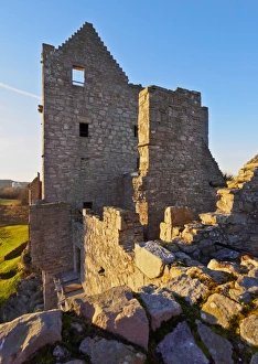 Lothian Prints: View of the Craigmillar Castle, Edinburgh, Lothian, Scotland, United Kingdom, Europe