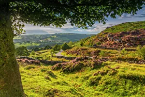 Landscapes Collection: View of Curbar Edge from Baslow Edge, Baslow, Peak District National Park, Derbyshire
