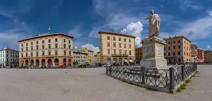 View of Ferdinando III statue in Piazza della Repubblica, Livorno, Province of Livorno, Tuscany, Italy, Europe