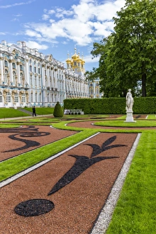 View of the French-style formal gardens at the Catherine Palace, Tsarskoe Selo, St. Petersburg, Russia, Europe