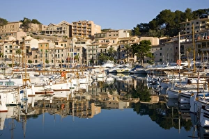 View across the harbour, Port de Soller, Mallorca, Balearic Islands, Spain
