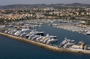 Images Dated 27th August 2007: View from helicopter of Antibes, Alpes-Maritimes, Provence, Cote d Azur
