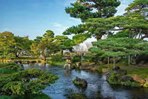 Artisan Prints: View of Japanese stone lantern in Kenrokumachi Japanese Garden
