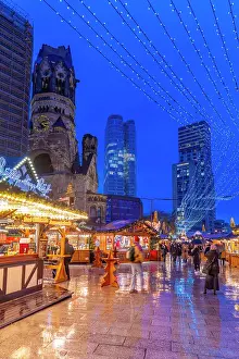 Cuisine Prints: View of Kaiser Wilhelm Memorial Church and market stalls at Christmas