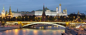 View of the Kremlin on the banks of the Moscow River, Moscow, Russia, Europe