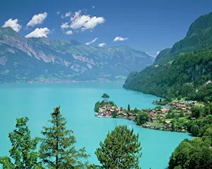 Images Dated 5th September 2008: View over Lake Brienz to Iseltwald
