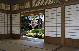 Images Dated 28th April 2009: View of landscape garden at the Kyu Uchiyamake Samurai house in Echizen-Ono