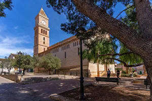 Paving Prints: View of Mare de Deu del Carme de Portocristo church