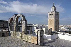 Images Dated 22nd March 2008: View over the Medina of Tunis towards the main mosque, Tunisia, North Africa, Africa