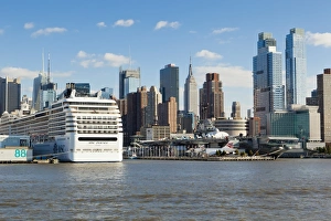 Hudson River Prints: View of Midtown Manhattan across the Hudson River, Manhattan, New York City