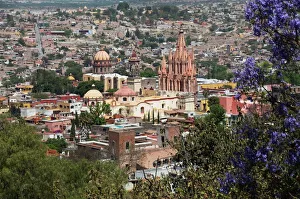 Images Dated 18th April 2008: View from the Mirador over La Parroquia church, San Miguel de Allende (San Miguel)