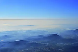 Jiujiang Prints: View of mist covered landscape from Wulao Feng (Five-Old-Man Peak) at Lushan (Mount Lu)