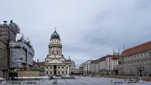 Bustling Prints: View from the Neue Kirche of the Konzerthaus Berlin square during renovation works