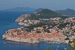 Images Dated 11th August 2008: View over the old town of Dubrovnik, UNESCO World Heritage Site, Croatia, Europe