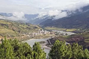 Images Dated 5th October 2009: View overlooking valley, Punakha, Bhutan, Asia