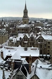 Images Dated 22nd December 2010: View of Oxford under a coating of snow, from the tower of St. Marys Church
