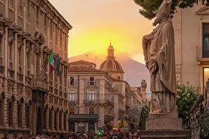 View of Piazza Duomo and Mount Etna in the background at sunset, Catania, Sicily, Italy, Europe