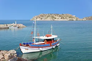 Greek Islands Gallery: View from Plaka to Spinalonga Island (Kalidon), former leper colony, Gulf of Mirabello, Lasithi