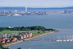 Hampshire Collection: View from Portsdown Hill towards city and Spinnaker Towr, Portsmouth, Hampshire