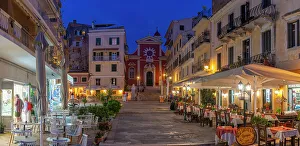 Outdoor Dining Prints: View of restaurants in Mitropolis Square