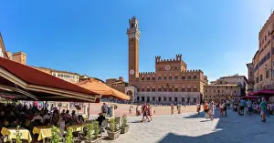 Siena Prints: View of restaurants and Palazzo Pubblico in Piazza del Campo