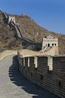 Images Dated 2nd April 2009: View along the restored section of the Great Wall, UNESCO World Heritage Site