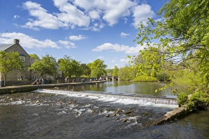 View of River Wye flowing through Bakewell, Derbyshire Dales, Derbyshire, England