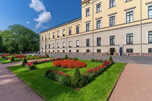 Floral Prints: View of The Royal Palace and gardens, Oslo, Norway, Scandinavia, Europe