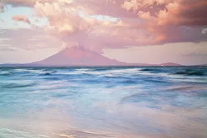 Images Dated 22nd February 2009: View from San Jorge of Conception Volcano, Ometepe Island, Nicaragua, Central America
