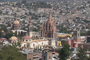 Images Dated 21st April 2008: View of San Miguel de Allende (San Miguel) from Mirador viewpoint, Guanajuato State