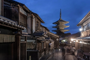 Travelers Prints: View of Sannen Zaka and Yasaka Pagoda in Gion at dusk