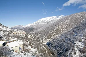 Images Dated 23rd January 2009: View over Scanno, Abruzzi, Italy, Europe