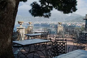 Images Dated 7th January 2000: View over the seaside town of Sorrento