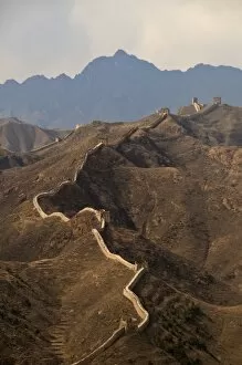 Images Dated 31st March 2009: View of a section of the Great Wall, UNESCO World Heritage Site, between Jinshanling