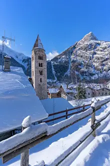 Courmayeur Prints: View of snow covered mountains