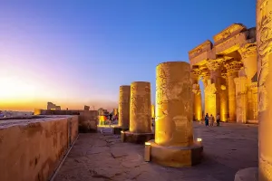 Marvel Prints: View of the Temple of Horus at dusk, Edfu, Egypt, North Africa, Africa