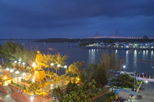 Can Tho Prints: View of Can Tho River at dusk, Can Tho, Mekong Delta, Vietnam, Indochina, Southeast Asia